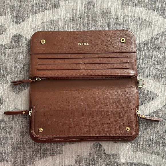 Louis Vuitton: Monogram Pattern Coated Canvas Wallet - Picture 3 of 5